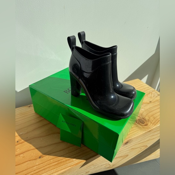 BOTTEGA VENETA Rubber Shine Ankle Boots 39 100% AUTHENTIC with receipt